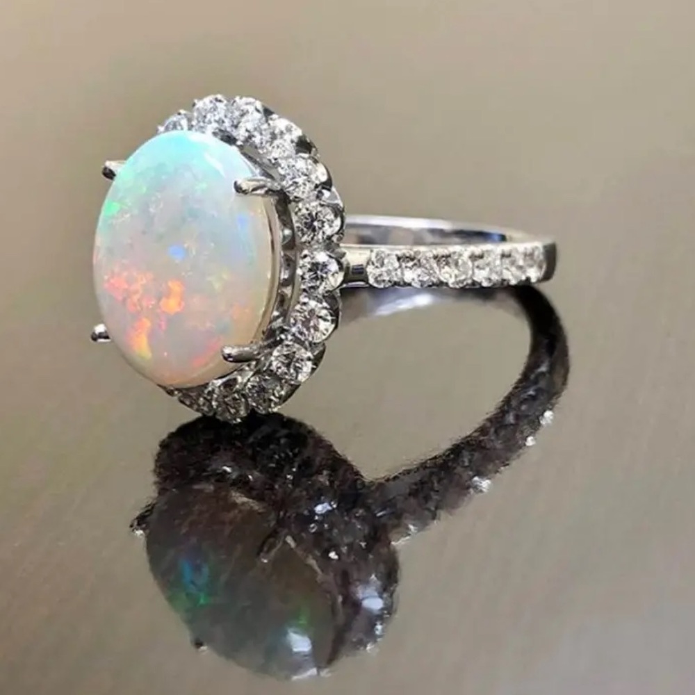 Opal style ring